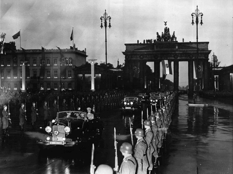 Adolf Hitler and Miklós Horthy on their way to the technical school and parade in Berlin